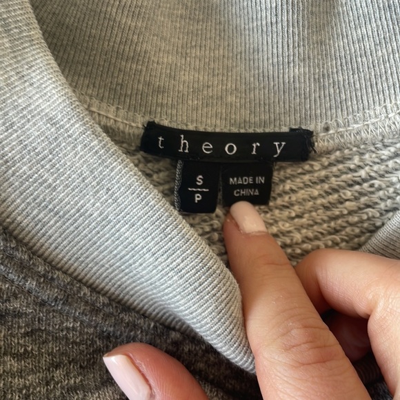 Theory sweater size small - Picture 4 of 8